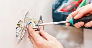 Электромонтажные работы в Екатеринбурге от Мастер24 — электромонтаж под ключ, цены от 1640 руб., заказать услуги